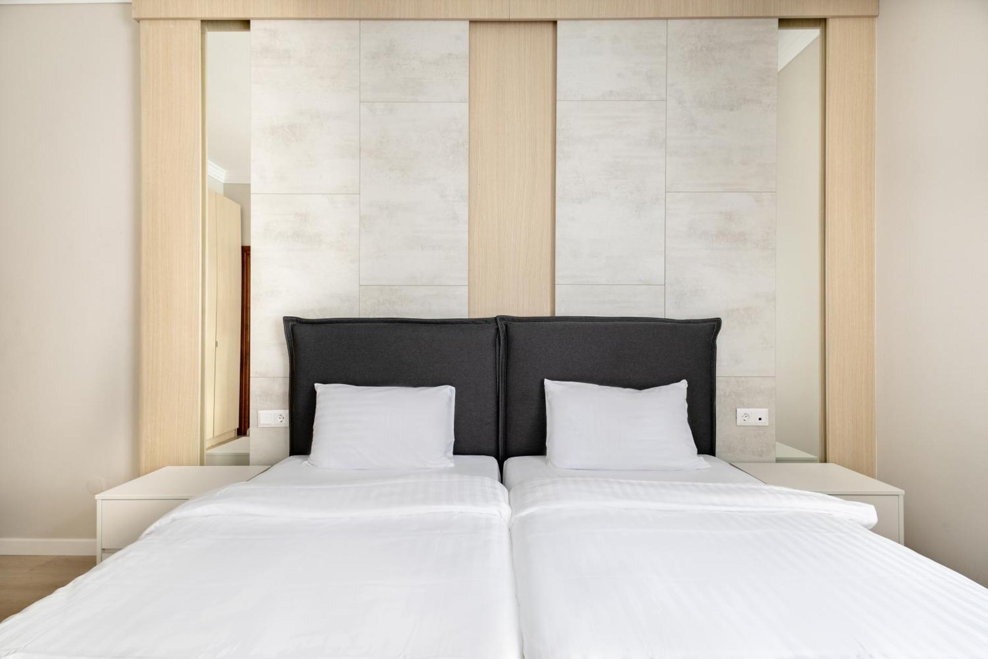 Piccolo Mondo By Citybookings Bucharest Exterior photo